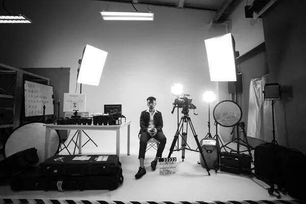 似人非人 相关产品