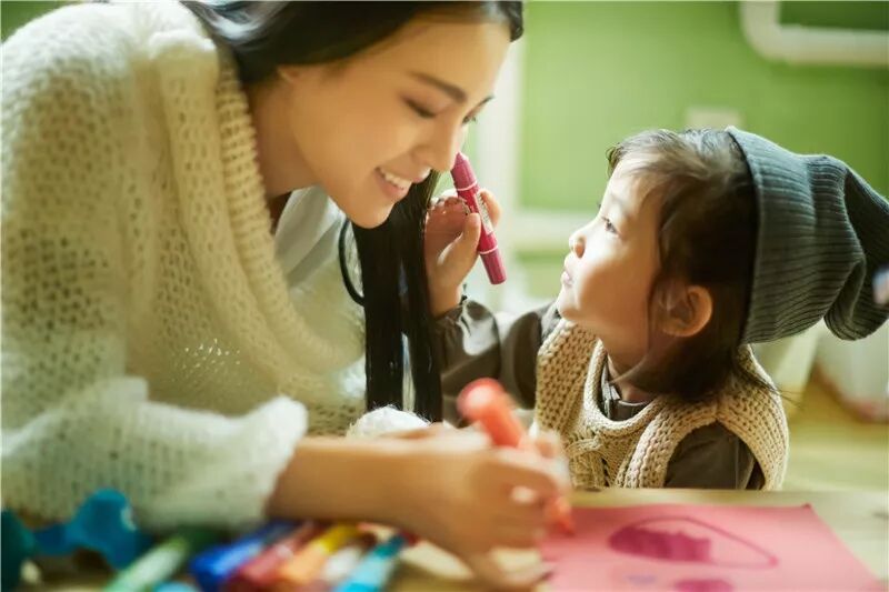 人间失格：太宰治和三个女人们