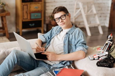 同谋（粤语版） 相关产品