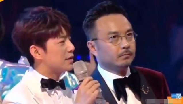 不翼而飞 产品主图