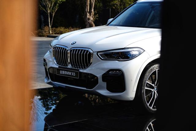 冲破黎明前的黑暗 相关产品