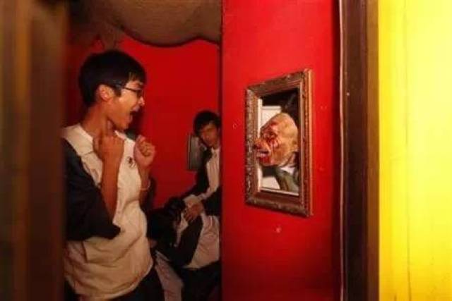 凋零在春天 相关产品